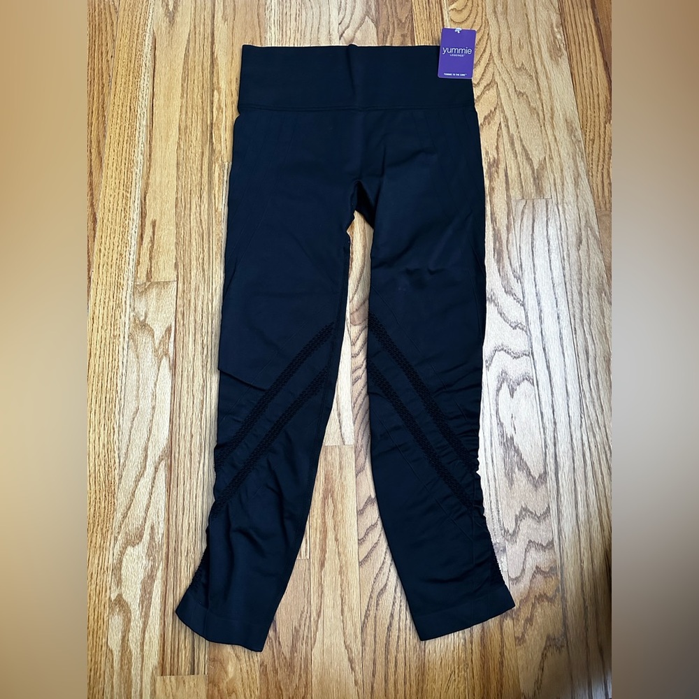 BRAND NEW W/ TAGS! Yummie Josie Seamless Legging Size: M/L. Non-Smoking Home